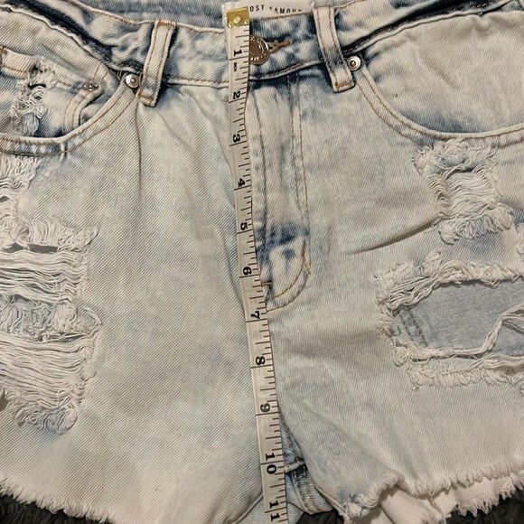 Almost Famous Distressed High Waist Jean Shorts Size 3 - Picture 4 of 5